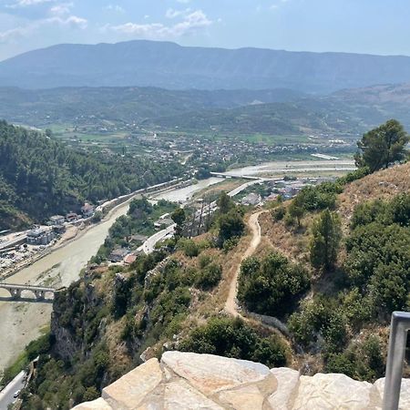 Anel'S Guesthouse Berat Exterior foto