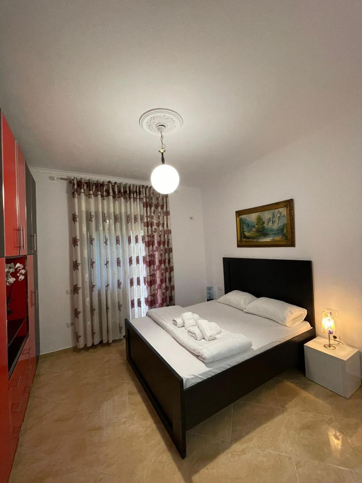 Anel'S Guesthouse Berat Exterior foto