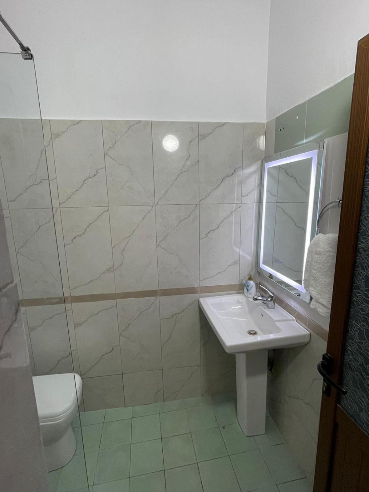 Anel'S Guesthouse Berat Exterior foto