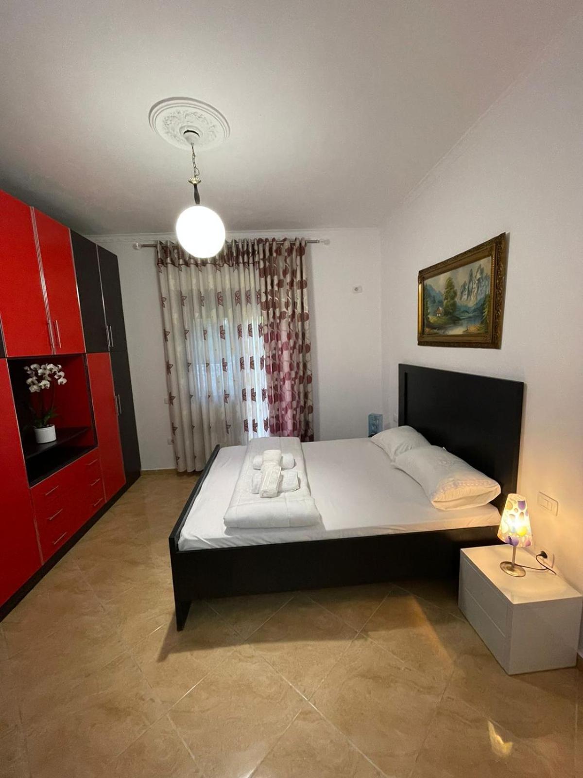 Anel'S Guesthouse Berat Exterior foto