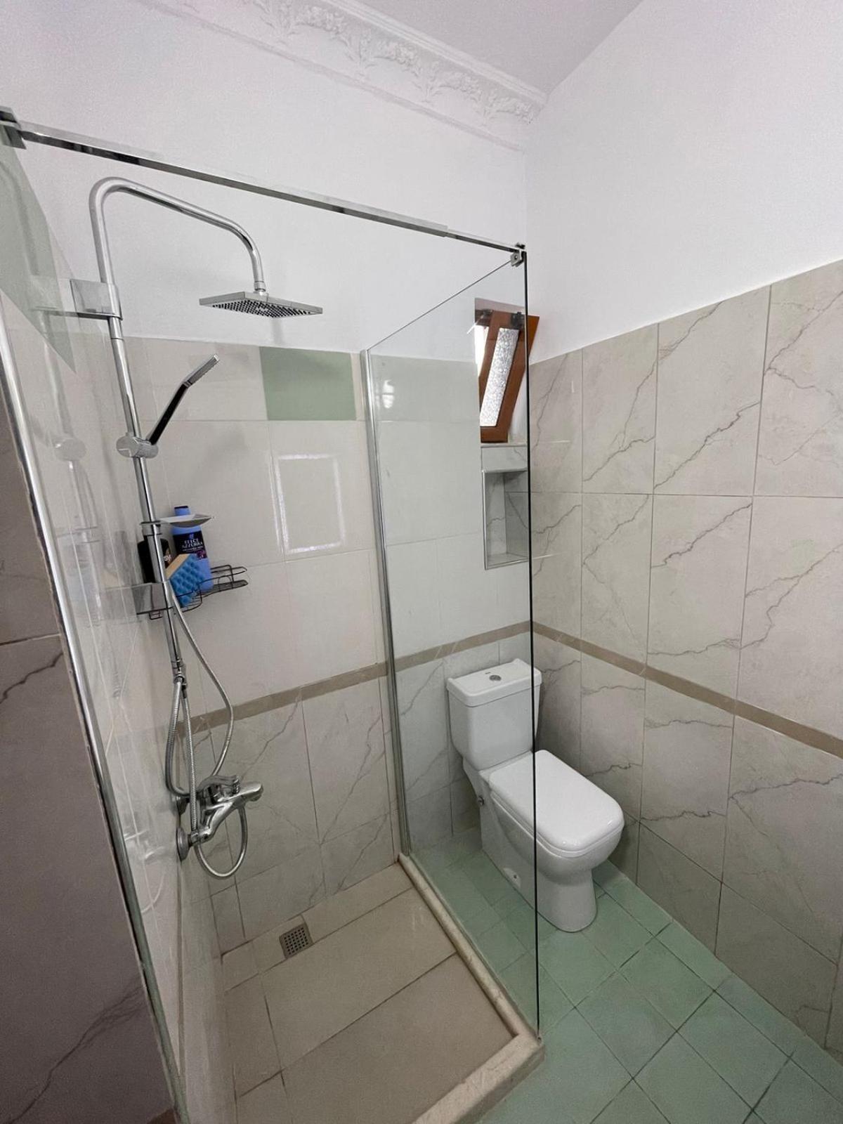 Anel'S Guesthouse Berat Exterior foto
