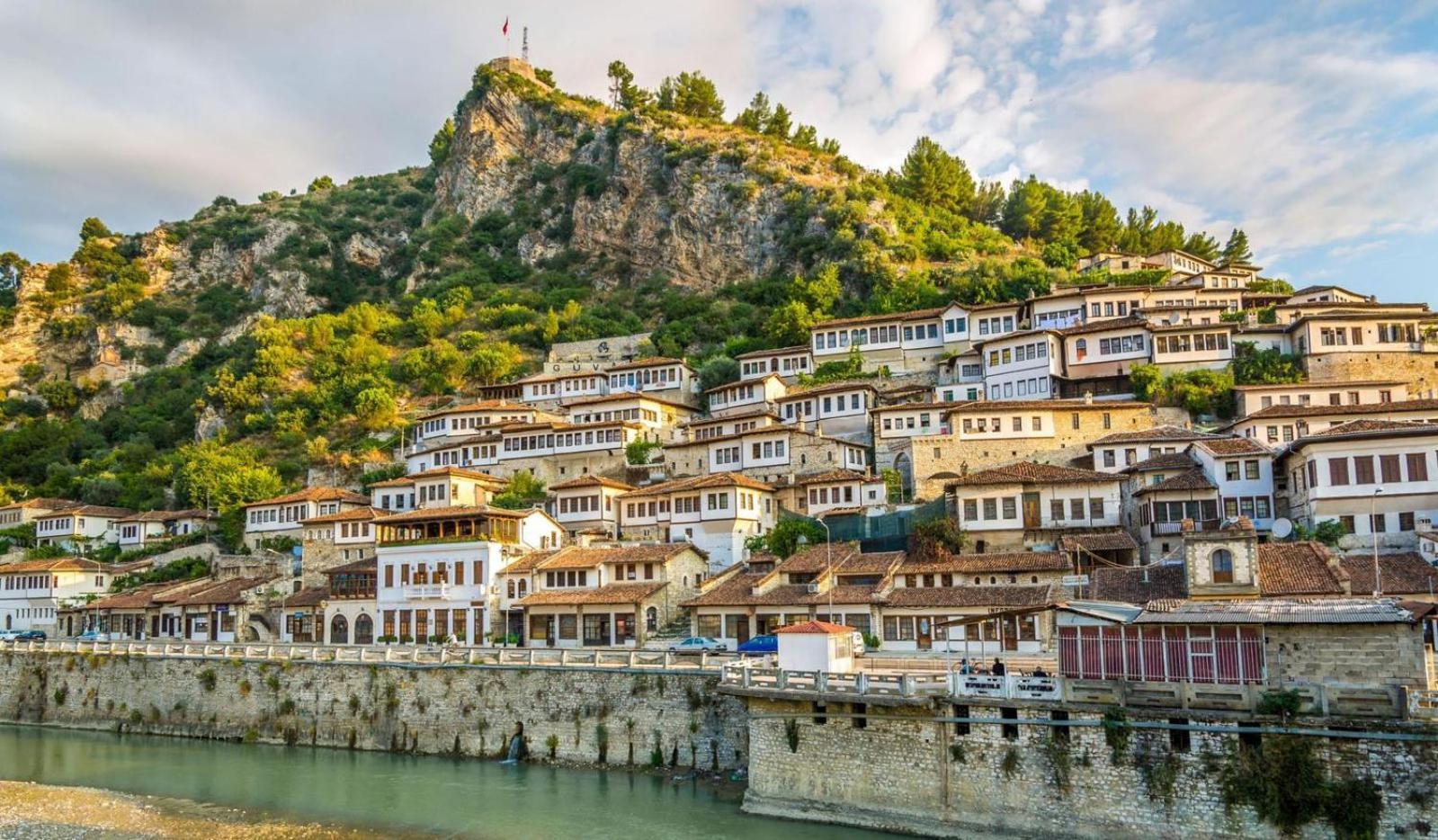 Anel'S Guesthouse Berat Exterior foto