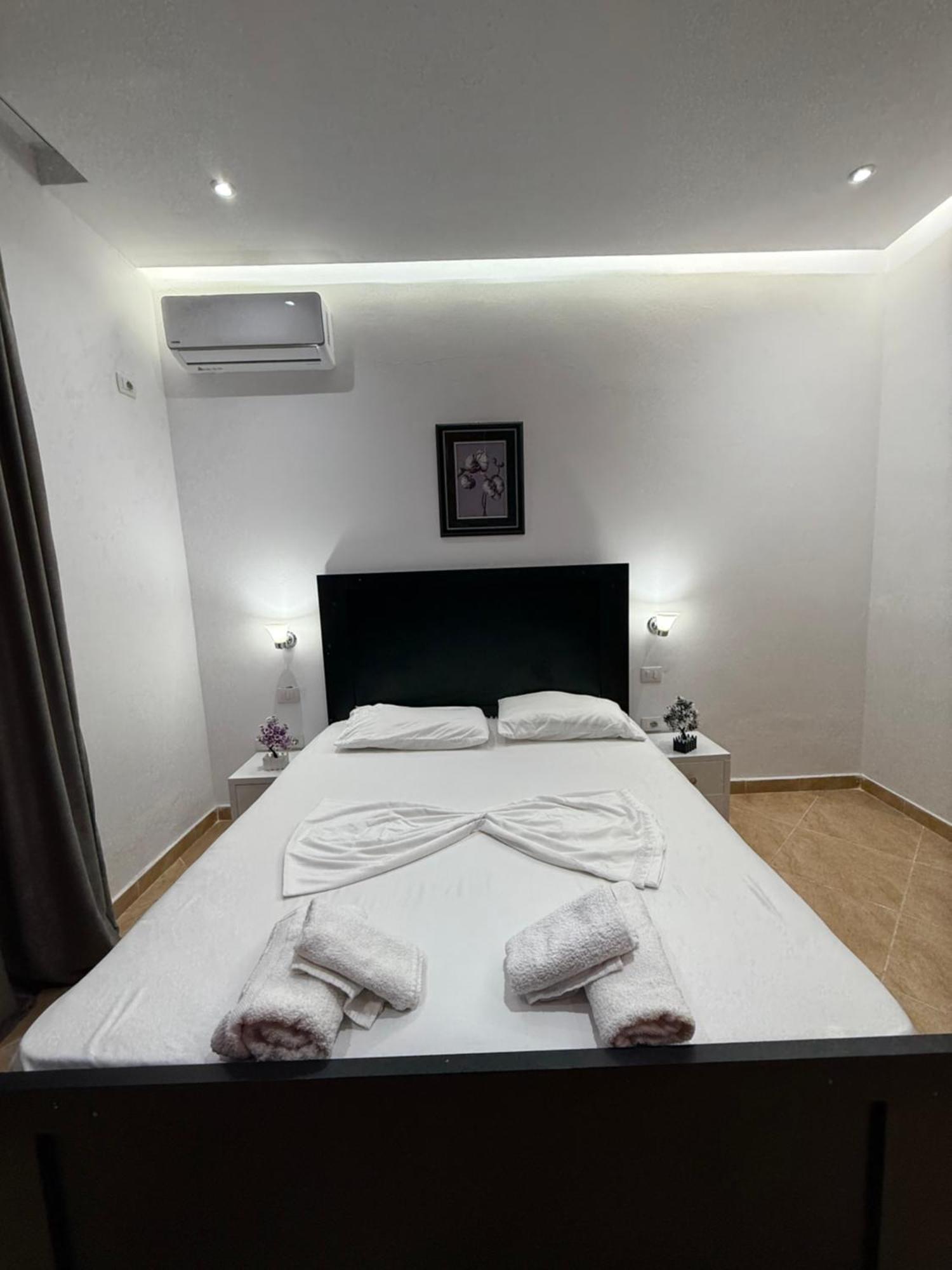 Anel'S Guesthouse Berat Exterior foto
