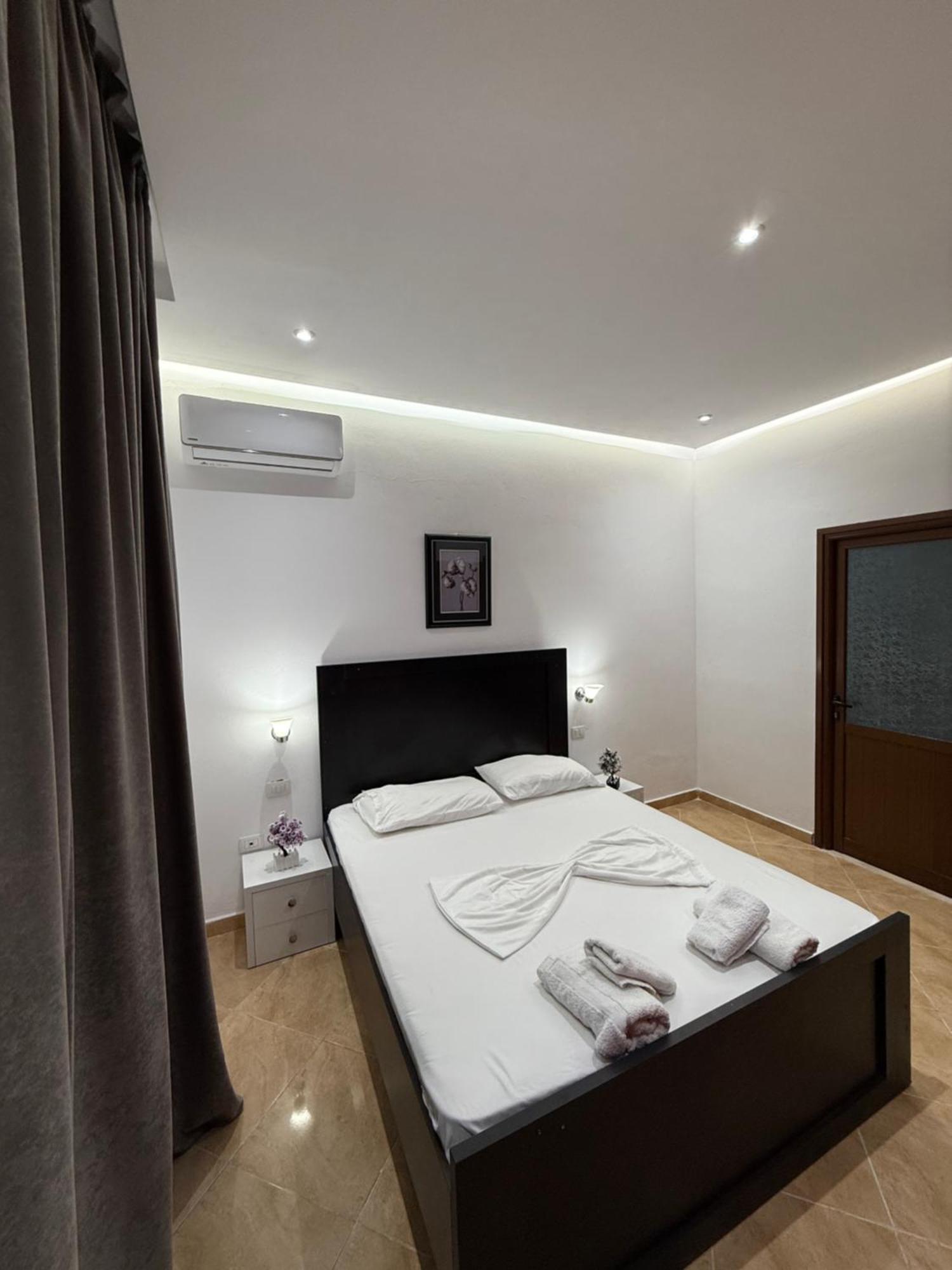 Anel'S Guesthouse Berat Exterior foto