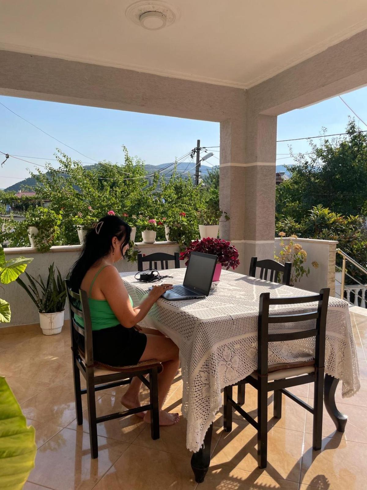 Anel'S Guesthouse Berat Exterior foto